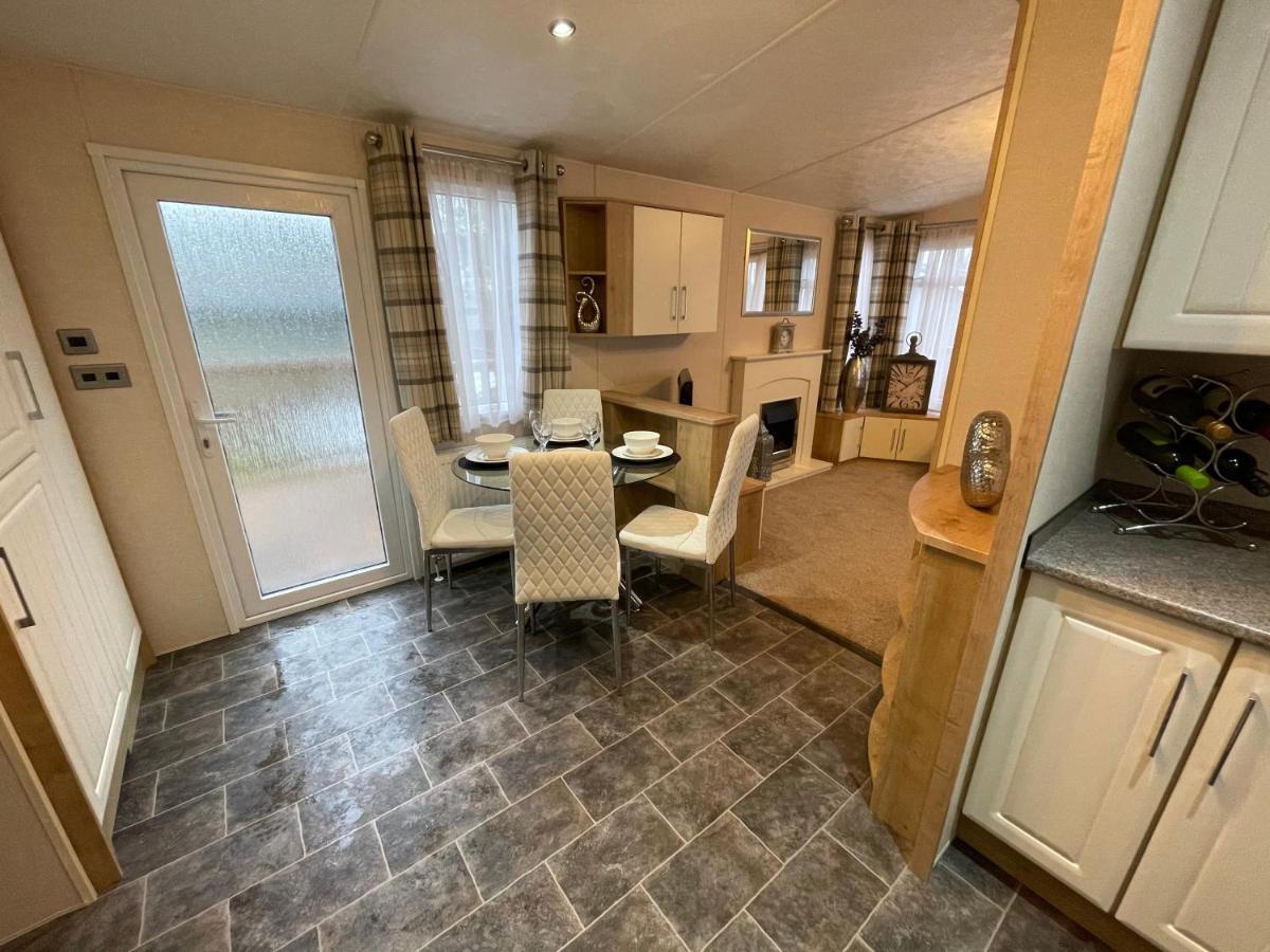 Two Bedroom Caravan At Lilliarsedge Jedburgh Exteriör bild